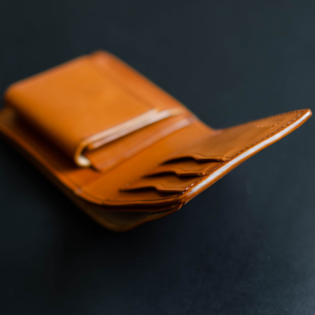 二つ折り財布の仕様変更